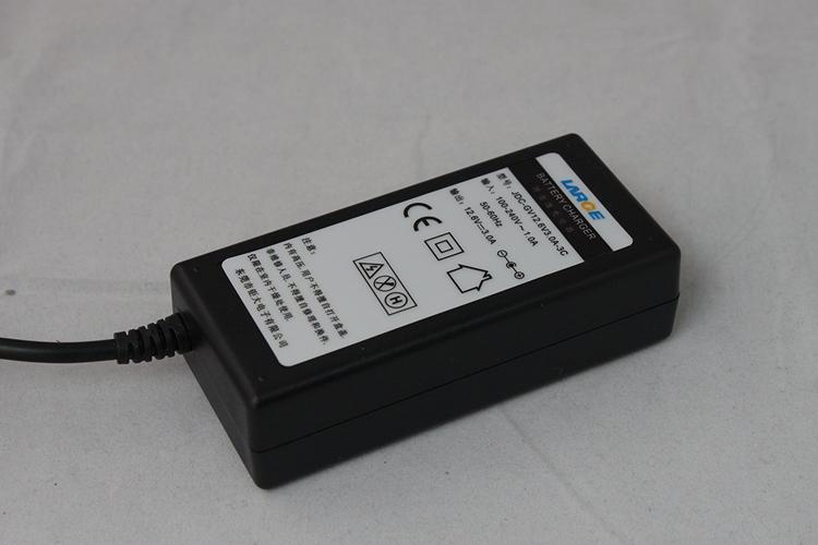 juda 钜大 国标桌面式锂电池充电器12.6v 3a